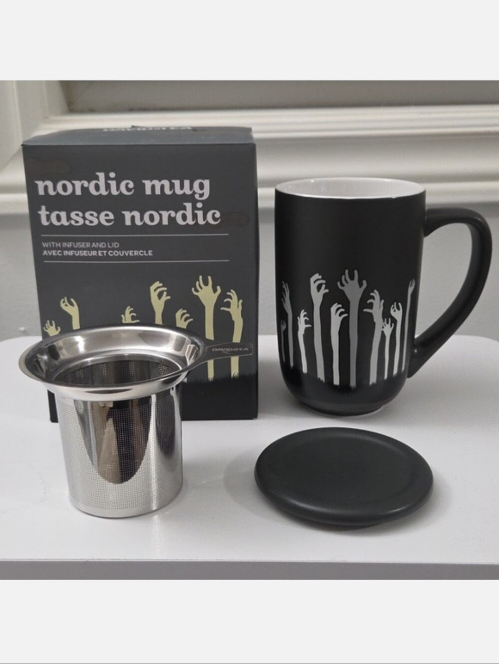 NIB Davidstea Halloween GRAVEYARD HANDS GLOW IN THE DARK Nordic Mug Davids Tea